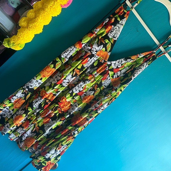 Open back Flower Valija Dress - Picture 1 of 4